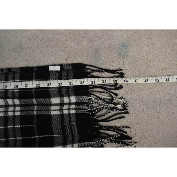 Pierre Cardin Soft Plaid Fine Muffler Rectangle 12 Inches x 80 Inches Fringed - Picture 6 of 6